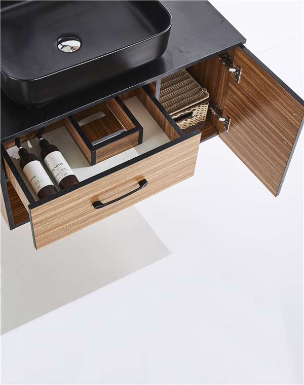 Badrumsskåp Fåfänga GGM09